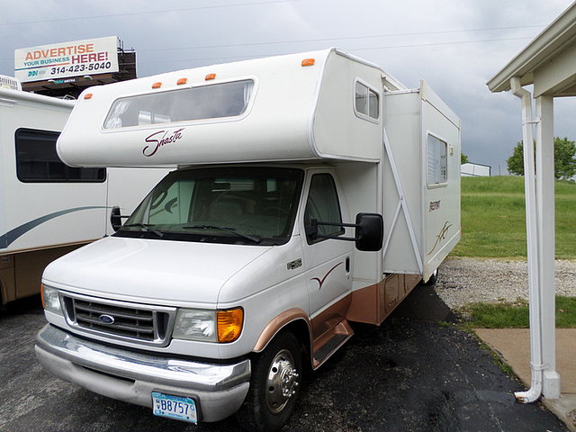 2003 Shasta Cheyenne Photo