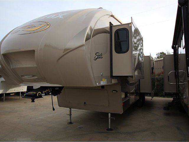2015 Shasta Phoenix Photo