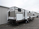 2016 Shasta Revere Photo #4