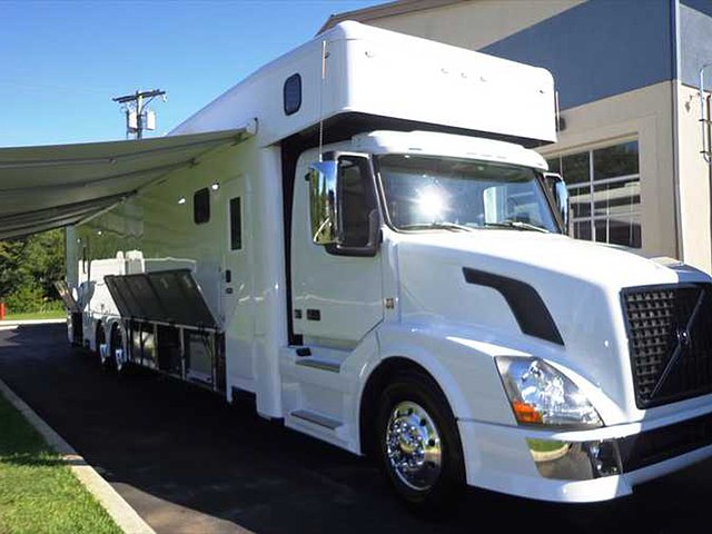 15 Show Hauler