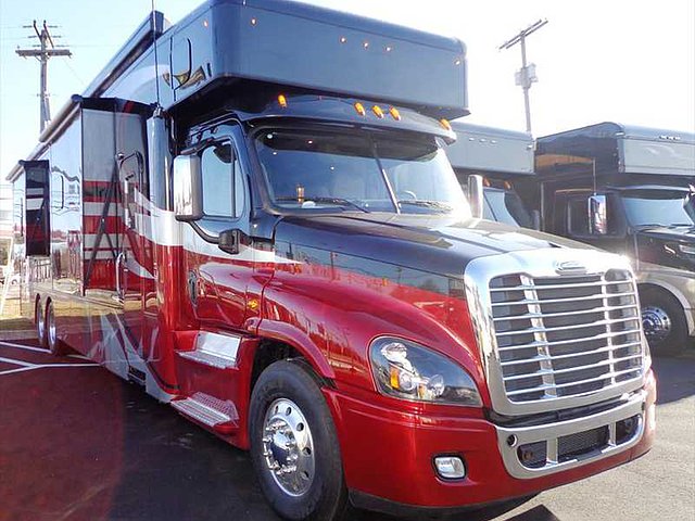 2015 Show Hauler Show Hauler Photo