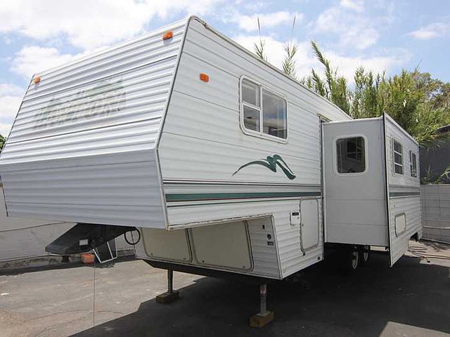 2000 Skyline Layton Photo