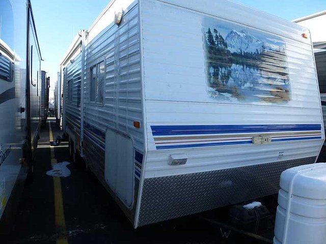 2004 Skyline Layton Photo