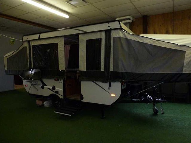 2015 Starcraft Comet Photo