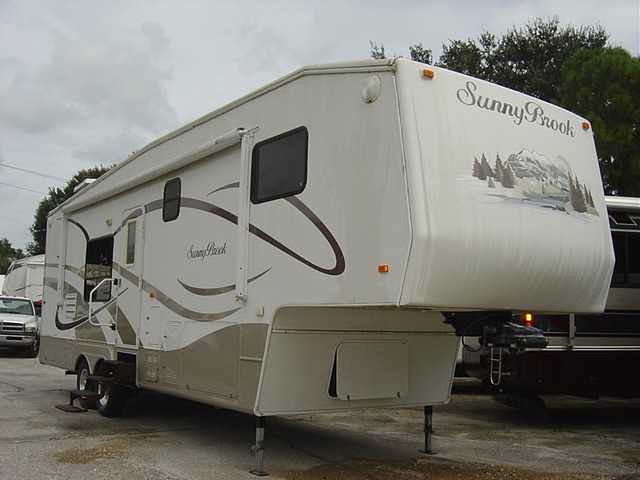 2007 Sunnybrook Titan Photo