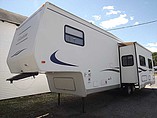 2004 Thor Industries Citation Photo #2