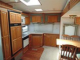 2002 Thor Industries Komfort Photo #3