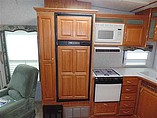 2002 Thor Industries Komfort Photo #4