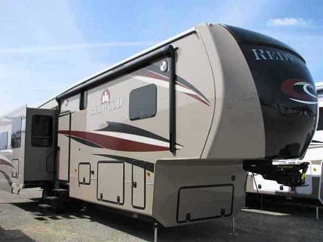 2015 Thor Industries Redwood Photo
