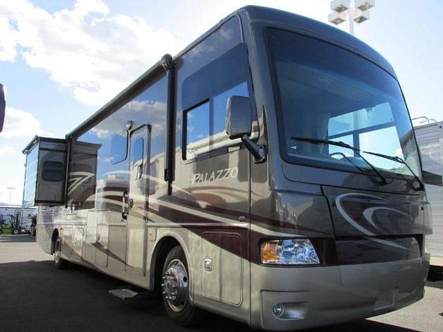 2014 Thor Motor Coach Photo