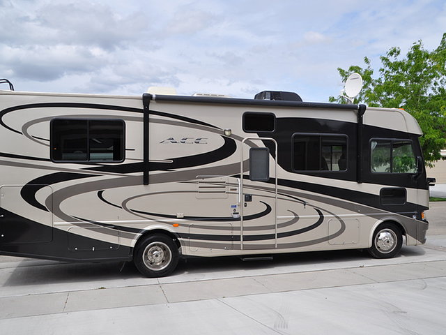 2011 Thor Motor Coach A.C.E. Photo