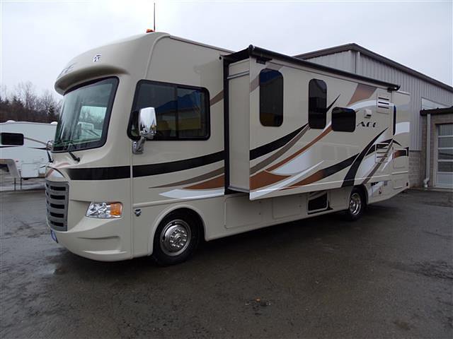 2015 Thor Motor Coach A.C.E. Photo