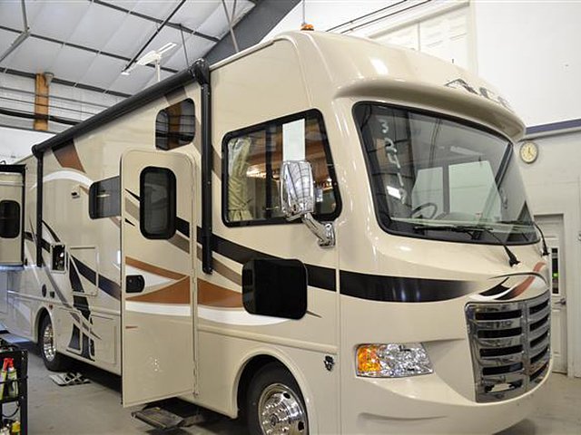 2015 Thor Motor Coach A.C.E. Photo