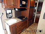 2016 Thor Motor Coach Axis Photo #19