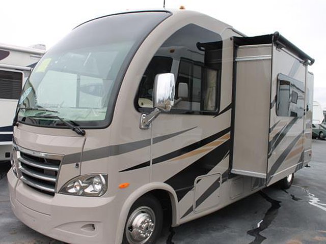 2015 Thor Motor Coach Axis Photo