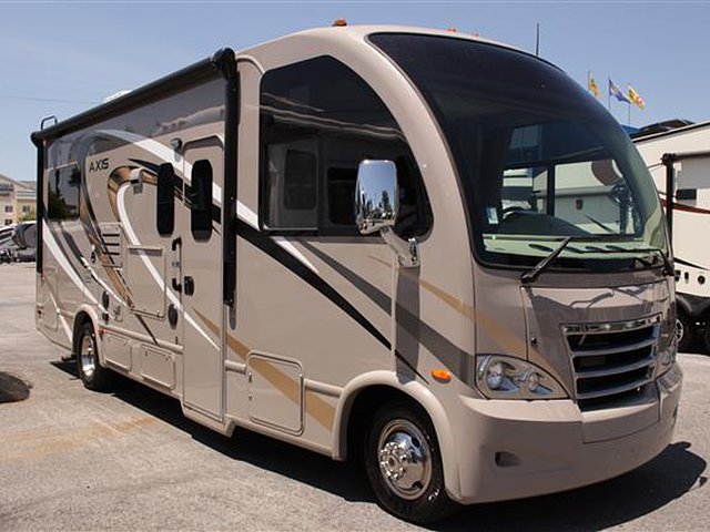 16 Thor Motor Coach Axis