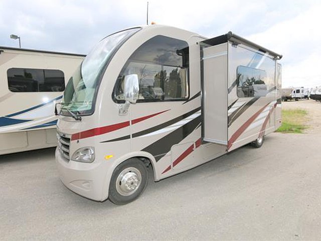 2015 Thor Motor Coach Axis Photo