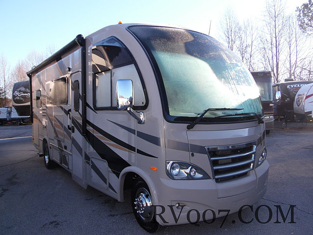 2015 Thor Motor Coach Axis Photo
