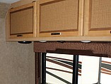 2016 Thor Motor Coach Axis Photo #21
