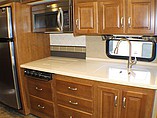 2015 Thor Motor Coach Challenger Photo #7