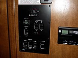 2015 Thor Motor Coach Challenger Photo #13