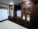 2015 Thor Motor Coach Challenger Photo #12