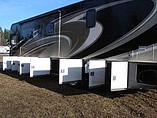 2014 Thor Motor Coach Challenger Photo #24