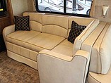 2014 Thor Motor Coach Challenger Photo #69