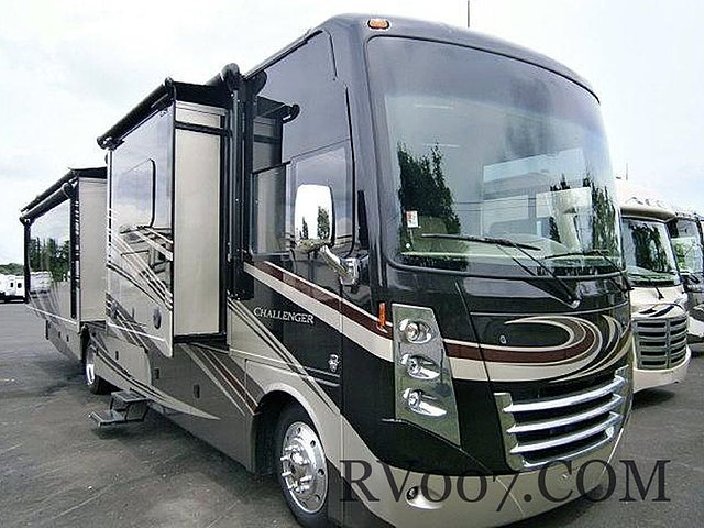 2015 Thor Motor Coach Challenger Photo