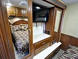2015 Thor Motor Coach Challenger Photo #12