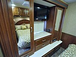 2015 Thor Motor Coach Challenger Photo #11