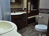 2015 Thor Motor Coach Challenger Photo #9