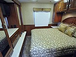 2015 Thor Motor Coach Challenger Photo #9