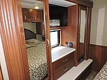 2015 Thor Motor Coach Challenger Photo #6