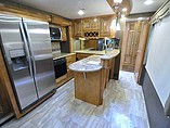 2016 Thor Motor Coach Challenger Photo #6