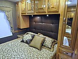 2016 Thor Motor Coach Challenger Photo #10