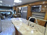 2016 Thor Motor Coach Challenger Photo #12
