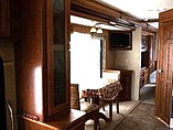 2012 Thor Motor Coach Challenger Photo #12
