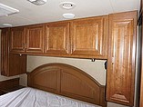 2012 Thor Motor Coach Challenger Photo #21