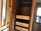 2015 Thor Motor Coach Challenger Photo #11