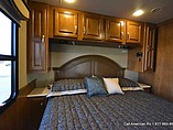 2015 Thor Motor Coach Challenger Photo #25