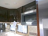 2016 Thor Motor Coach Challenger Photo #4