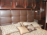 2016 Thor Motor Coach Challenger Photo #2