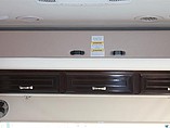 2016 Thor Motor Coach Challenger Photo #14