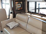 2016 Thor Motor Coach Challenger Photo #16