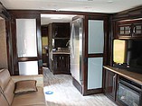 2016 Thor Motor Coach Challenger Photo #19