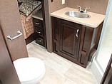 2016 Thor Motor Coach Challenger Photo #27