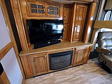 2016 Thor Motor Coach Challenger Photo #5
