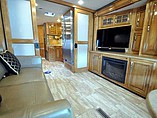 2016 Thor Motor Coach Challenger Photo #6