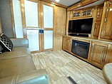 2016 Thor Motor Coach Challenger Photo #7